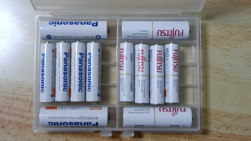 電池を収納したDG-BT5C