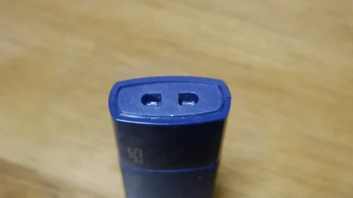 Blaze B05のストラップホール