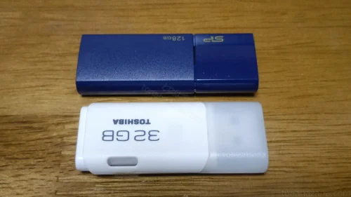 他のUSBメモリとのサイズ比較