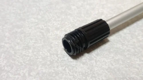 PA-168の雄ネジ側