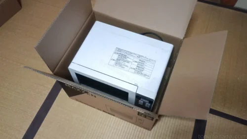 電子レンジを入れたダンボール箱