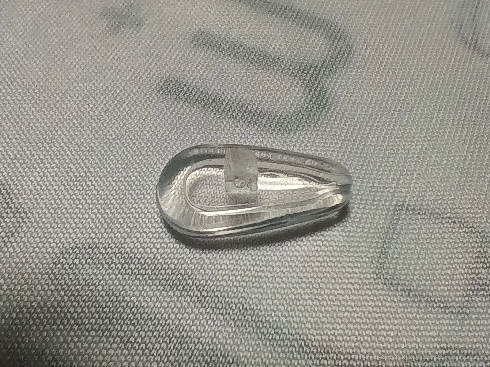 シリコン製の鼻パッド