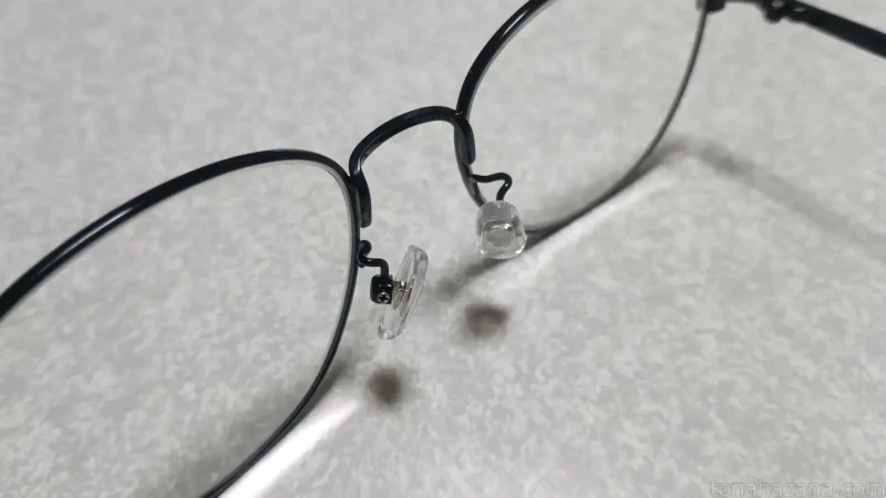 クリングスに取り付けられた元の鼻パッド