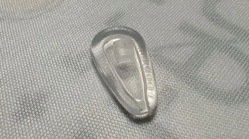 シリコン製の鼻パッド