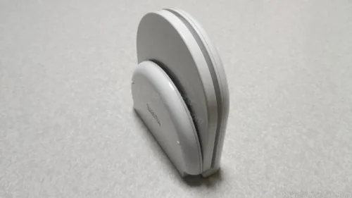 折りたたんで立てた状態のKD-184N